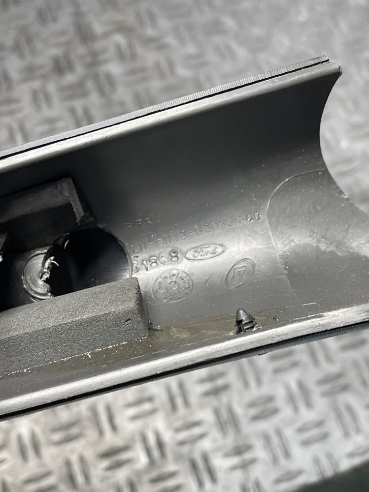2003-04 Ford Mustang Coupe A-pillar w/ Gauge Pod 308
