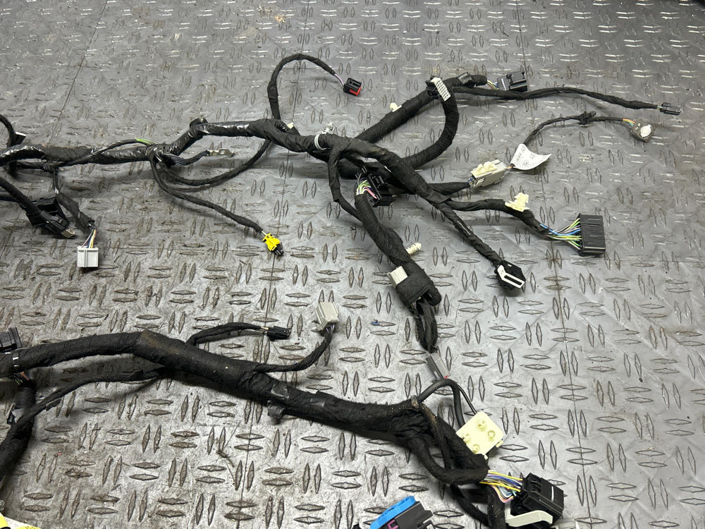 2015-17 Ford Mustang GT Premium Dash Harness (FR3T-14401-FD) 312