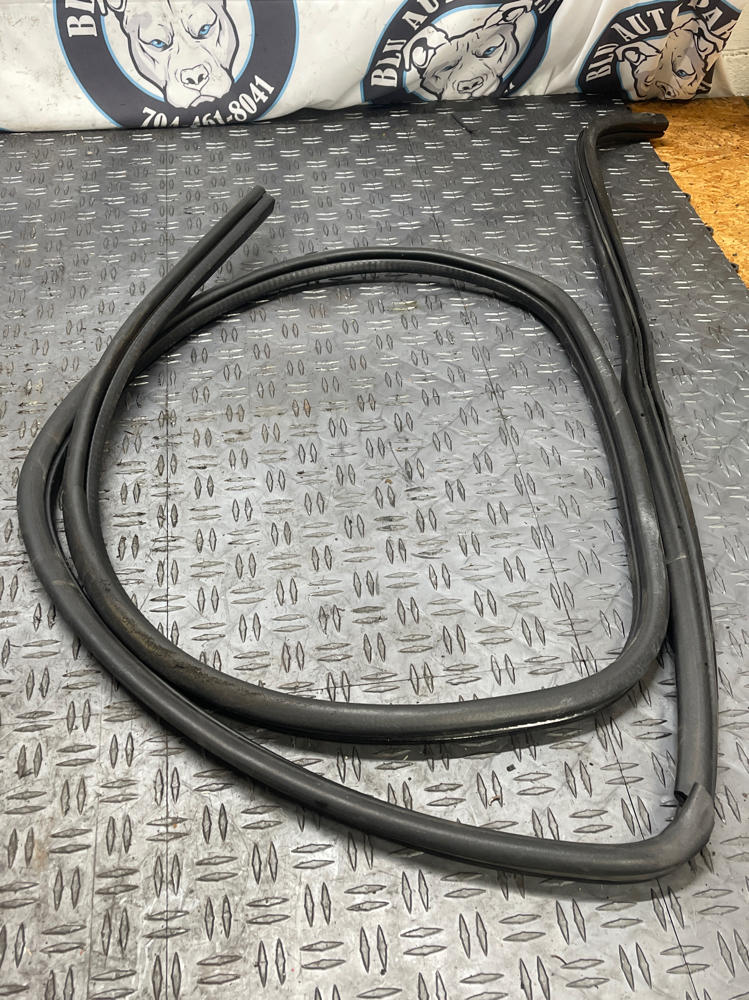 1987-93 Ford Mustang Weather Stripping Set 117k Miles 289