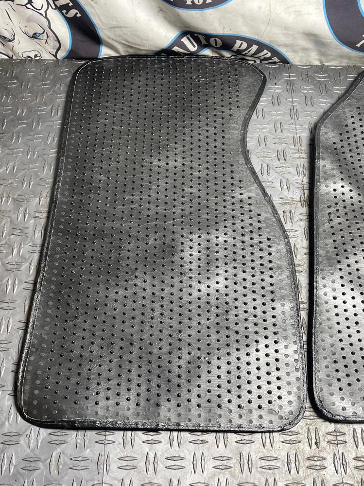 2003-04 Ford Mustang Mach One Mach One Floor Mat Set- 19k Miles 296