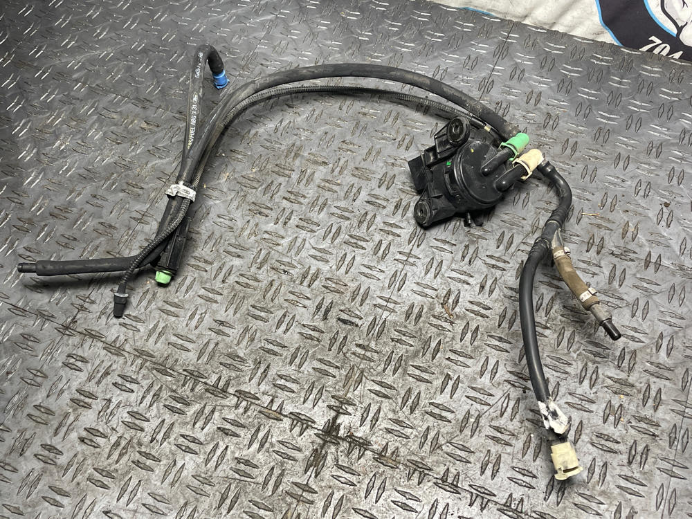 2003-04 Ford Mustang Mach One PCV Assembly w/ Lines 19k Miles 296