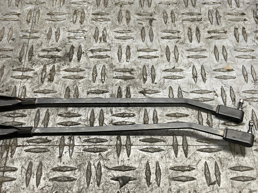 1987-93 Ford Mustang OEM Wiper Arms Pair 289