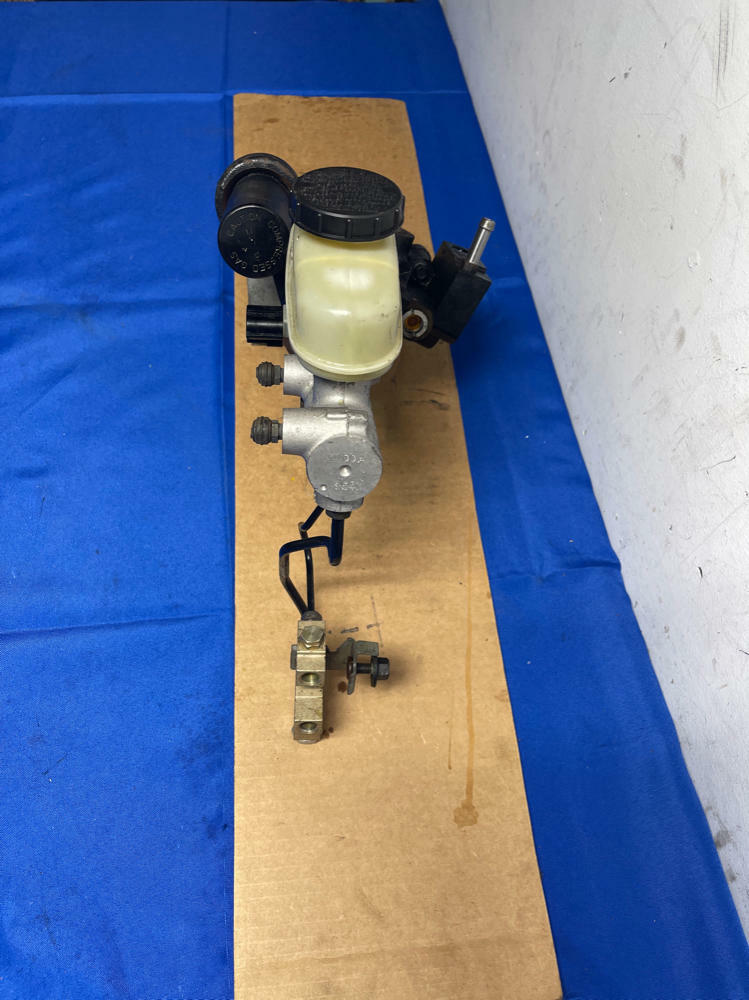 200304 Ford Mustang SVT Cobra Hydroboost & Proportioning Valve 181 Blu Auto Parts