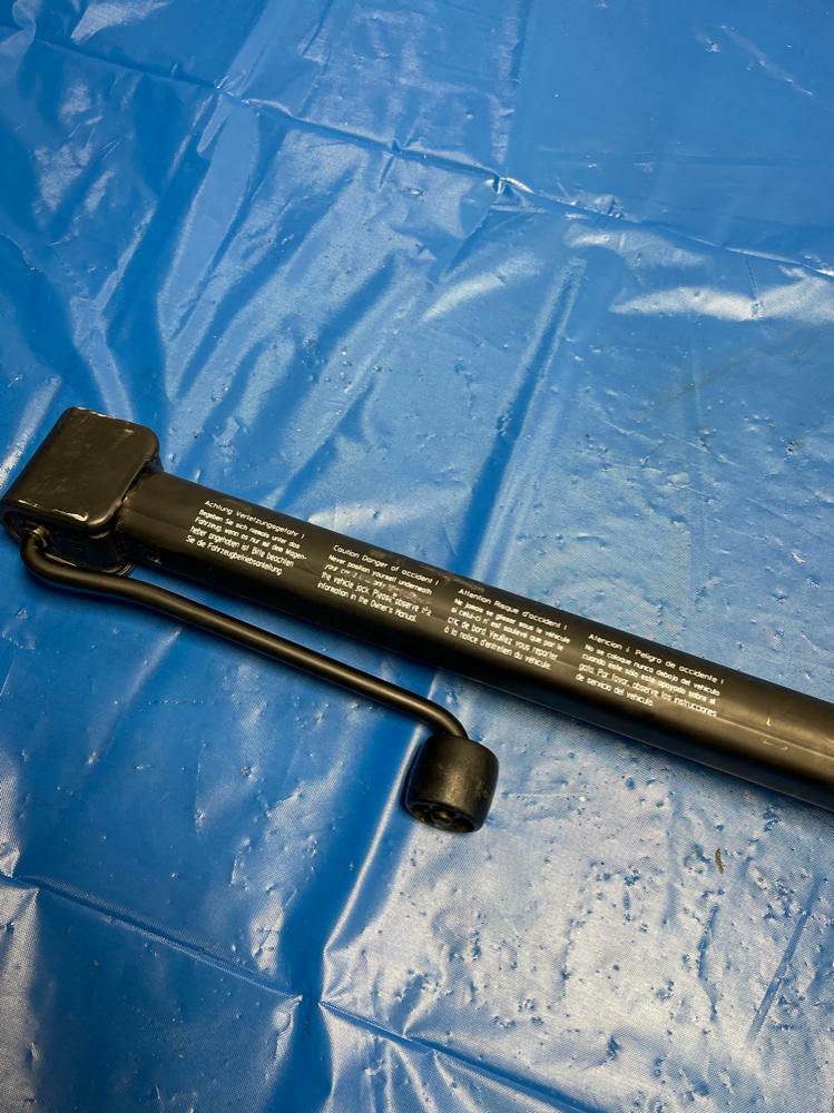 1999-02 Merecedes E55 AMG W210 Jack 156