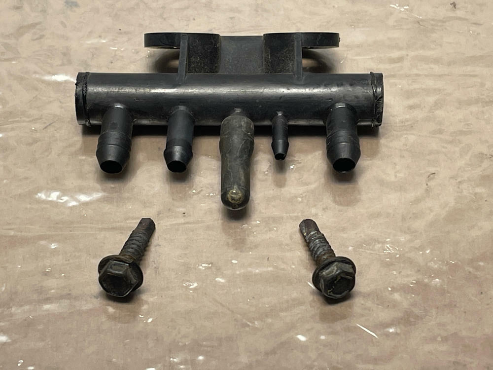 1987-93 Ford Mustang GT Vaccum Tree 201