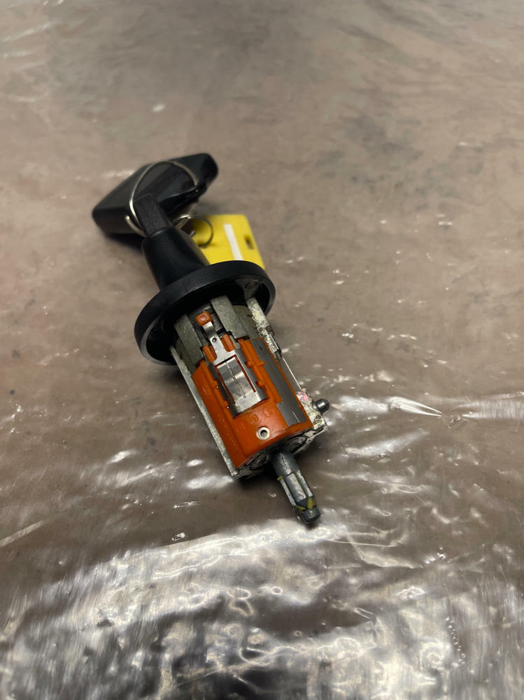 2003-04 Ford Mustang SVT Cobra Ignition Cylinder & Key 208