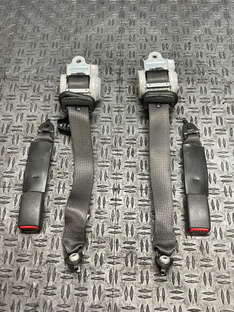 2011-14 Ford Mustang Rear Seat Belts LH RH- FOR CONVERTIBLE 33k Miles 290
