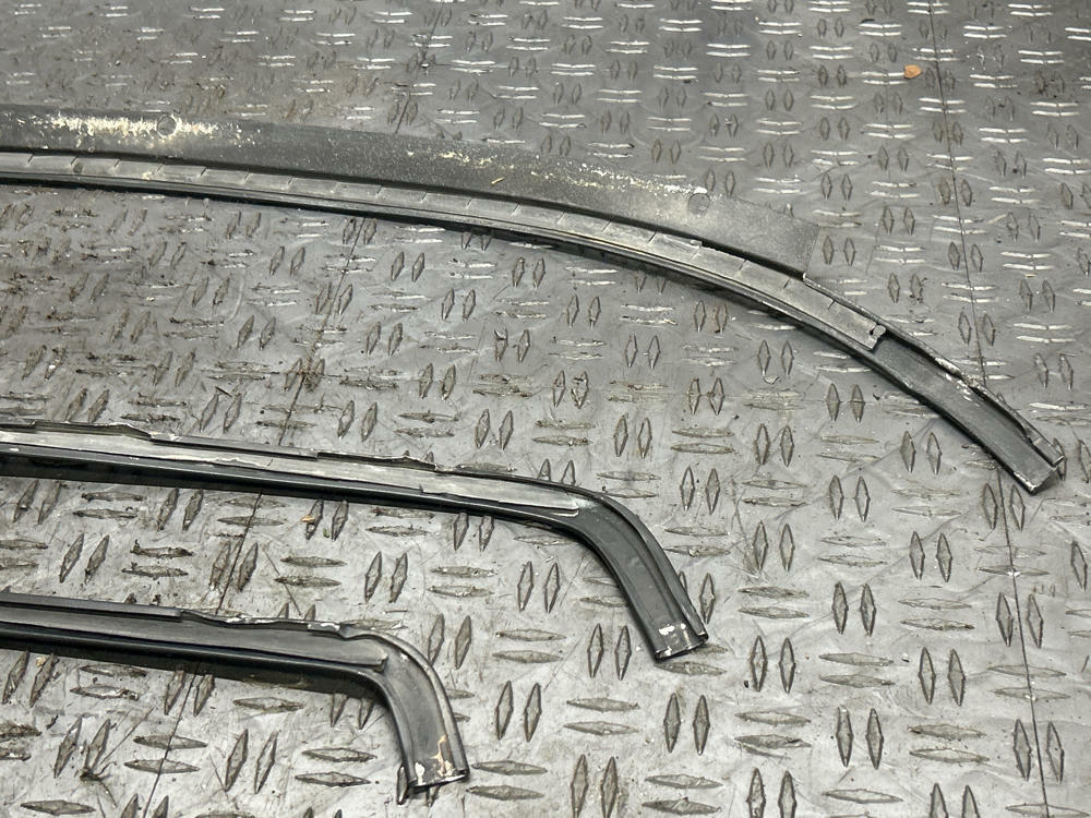 1987-93 Ford Mustang Notchback Rear Window Trim 304