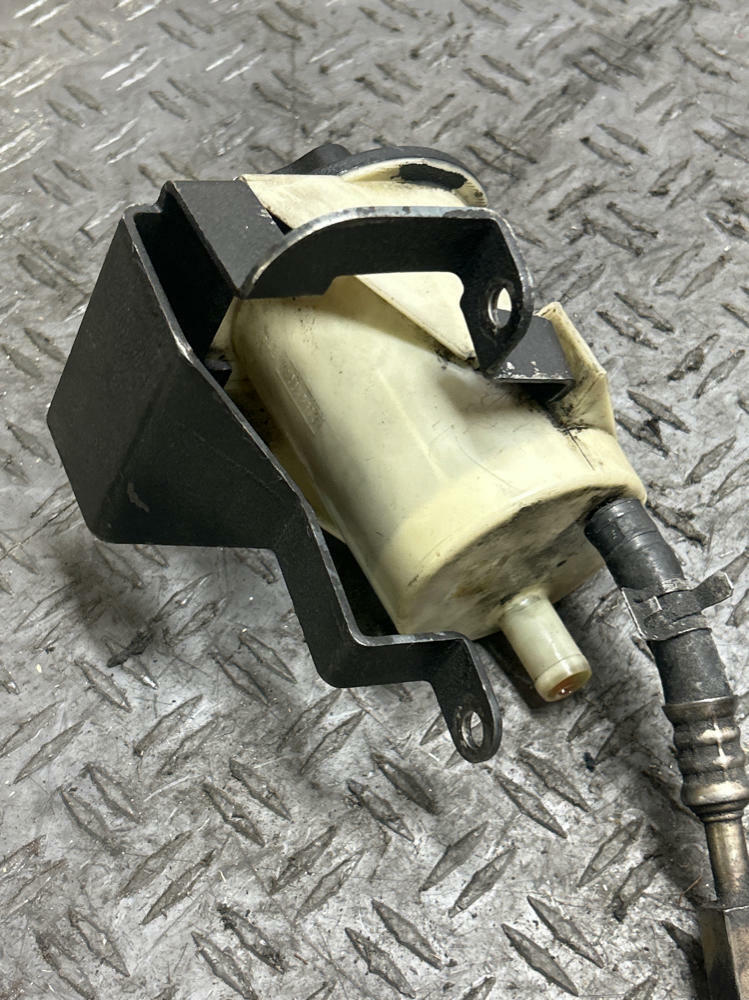 2003-04 Ford Mustang SVT Cobra PS Res w/ Bracket & Return Line 304