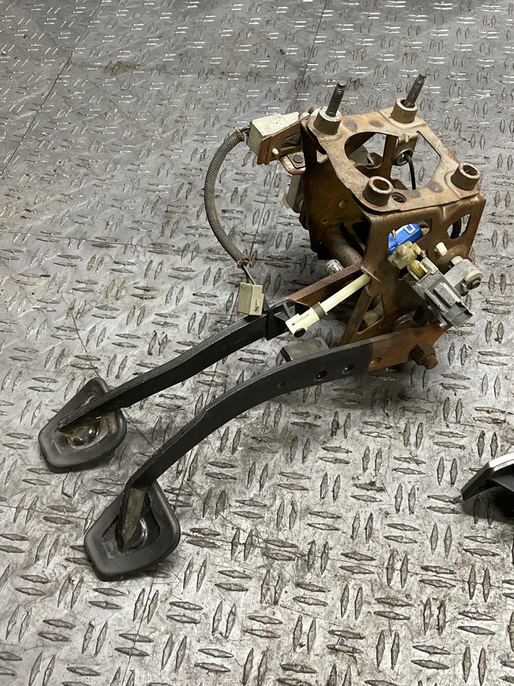2003-04 Ford Mustang SVT Cobra Pedal Assembly 304