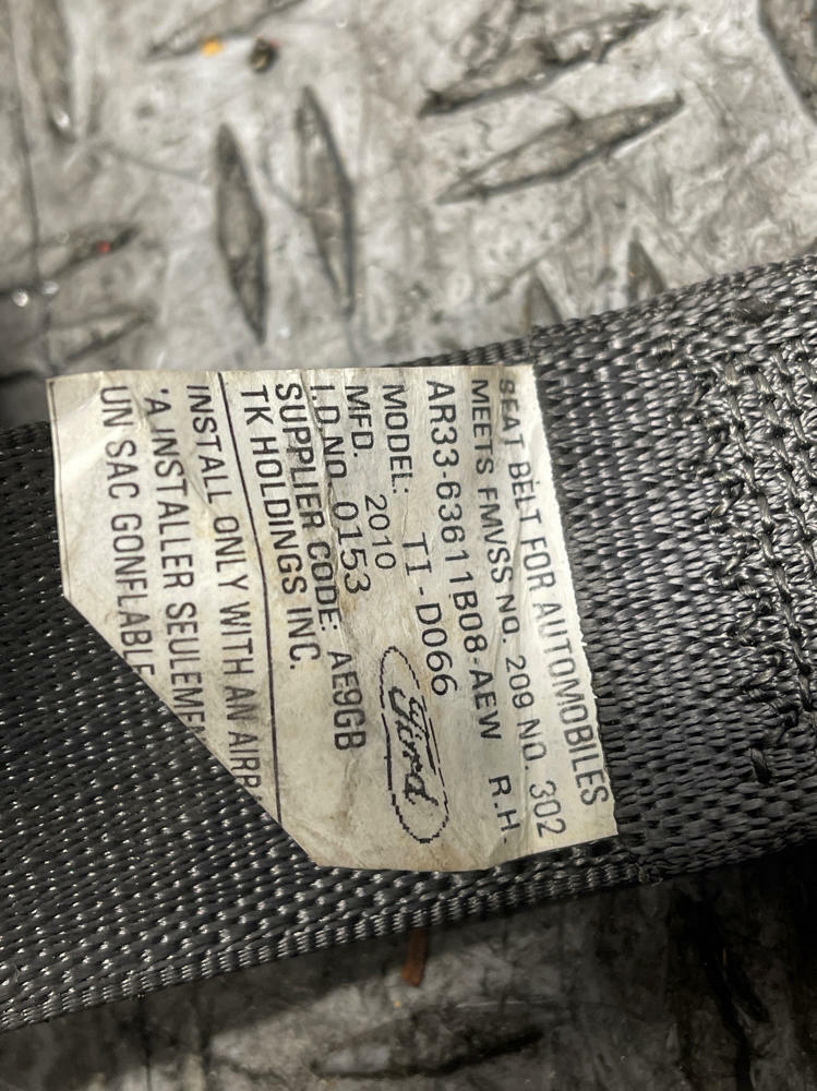 2011-14 Ford Mustang Passenger RH Front Coupe Seat Belt 61k Miles 294