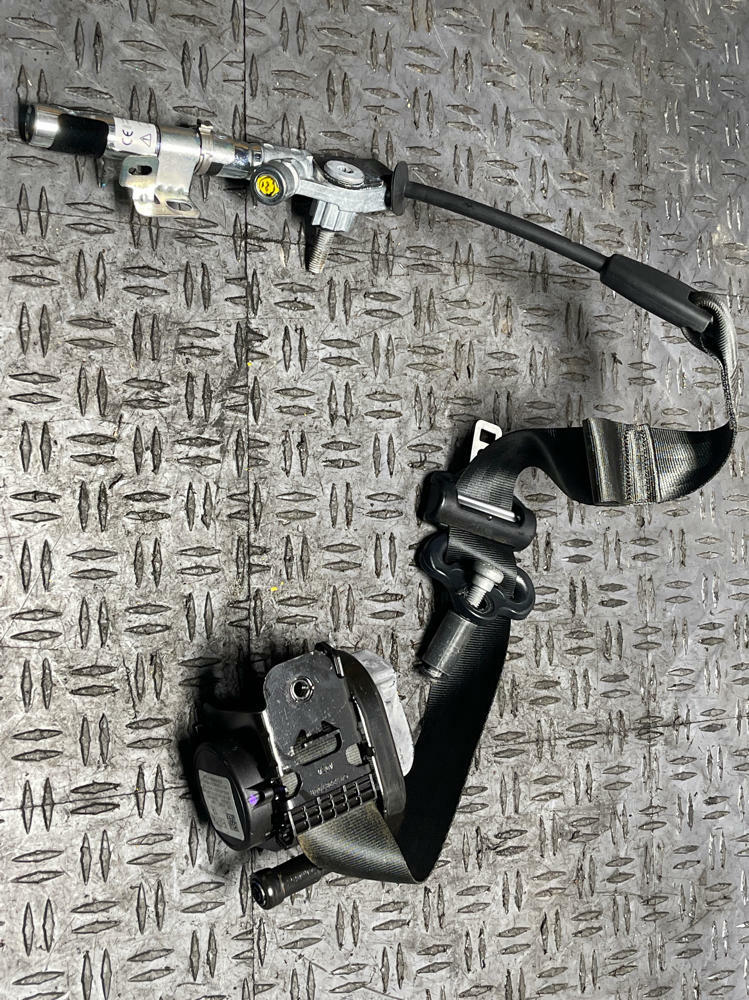 2018-23 Ford Mustang Passenger RH Front Seat Belt (COUPE) 56k Miles 310