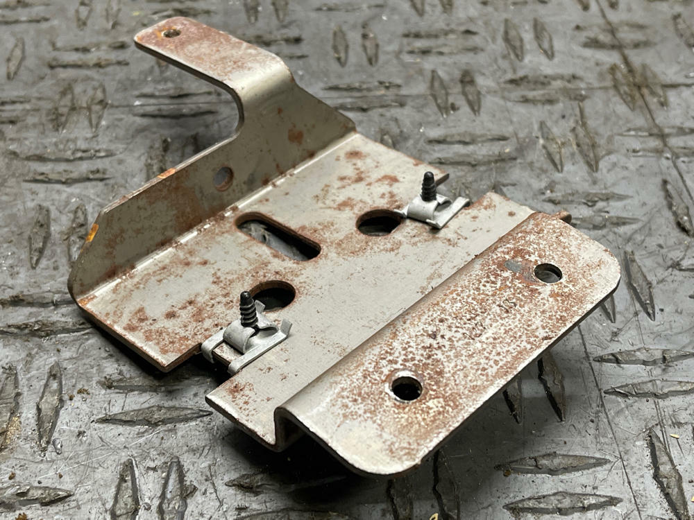 2003-04 Ford Mustang SVT Cobra Center Console Mounting Bracket 318
