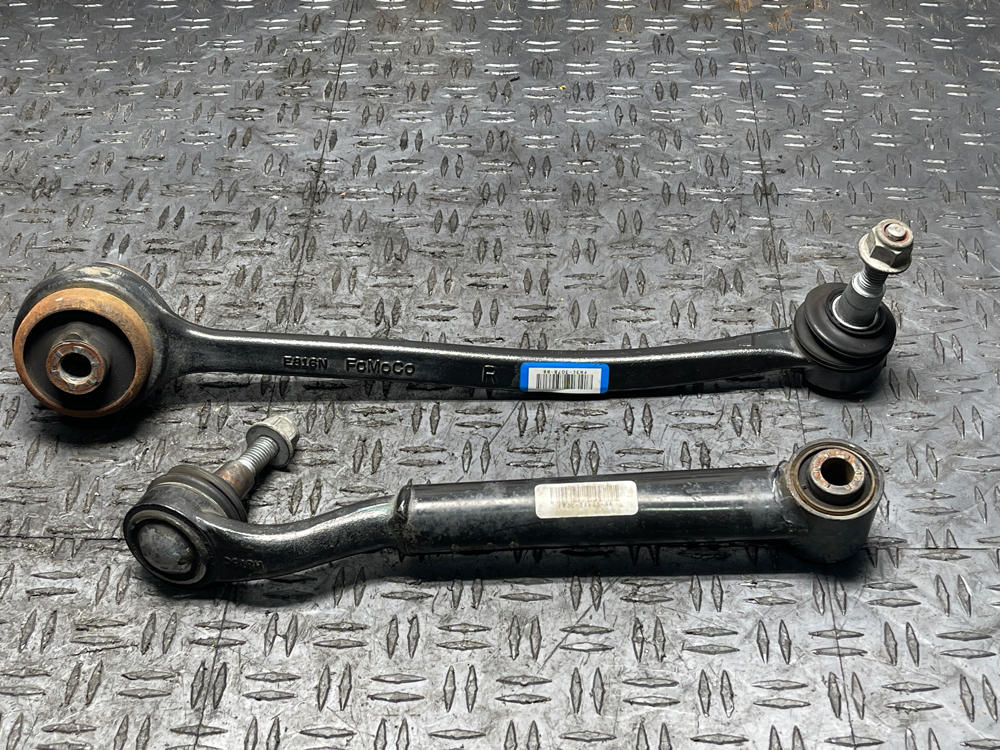 2018-23 Ford Mustang Front Passenger RH Control Arms Set 56k Miles 310