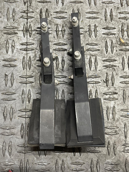 2018-23 Ford Mustang GT APR Wing Stays Pair 301