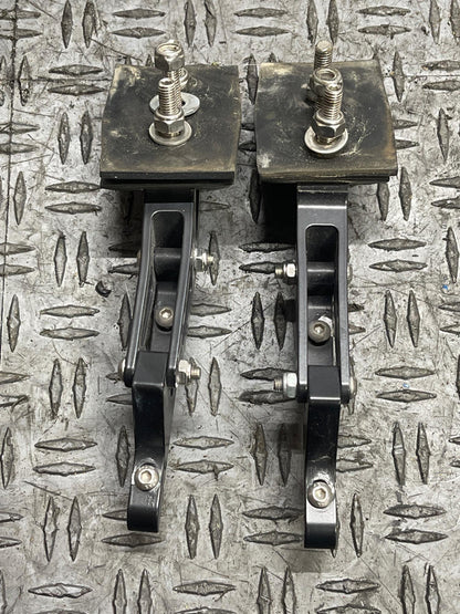 2018-23 Ford Mustang GT APR Wing Stays Pair 301