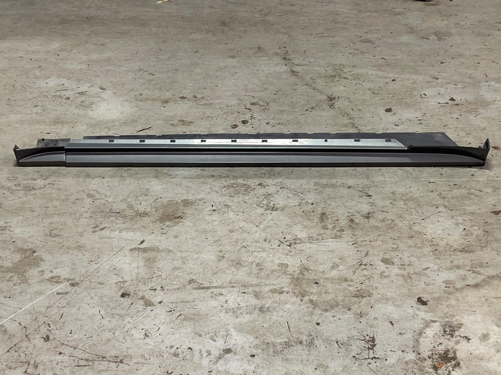 2003-04 Ford Mustang Mach One LH Driver Side Skirt 19k Miles DSG Paint Code CX