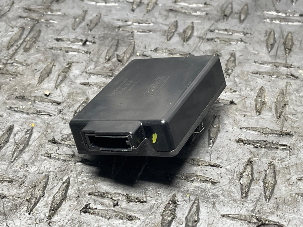 2011-14 Ford Mustang GPS Antenna Module 294