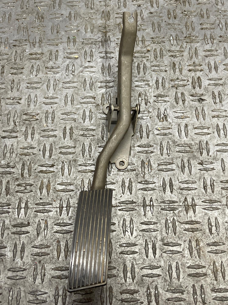 1987-93 Ford Mustang Gas Pedal Assembly 117k Miles 289