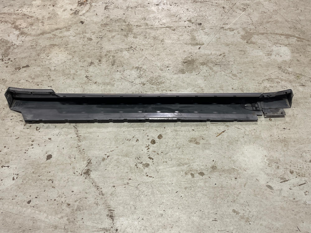 2003-04 Ford Mustang Mach One LH Driver Side Skirt 19k Miles DSG Paint Code CX