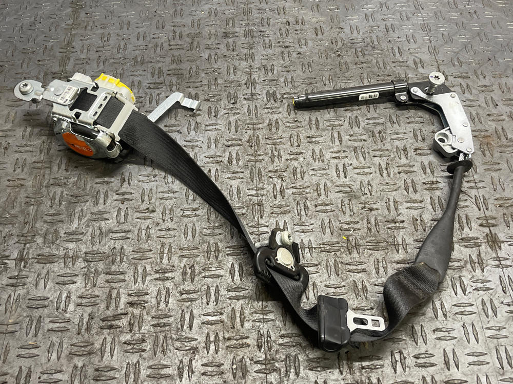 2015-17 Ford Mustang GT OEM Pass. Front RH Seat Belt- CONVERTIBLE 312