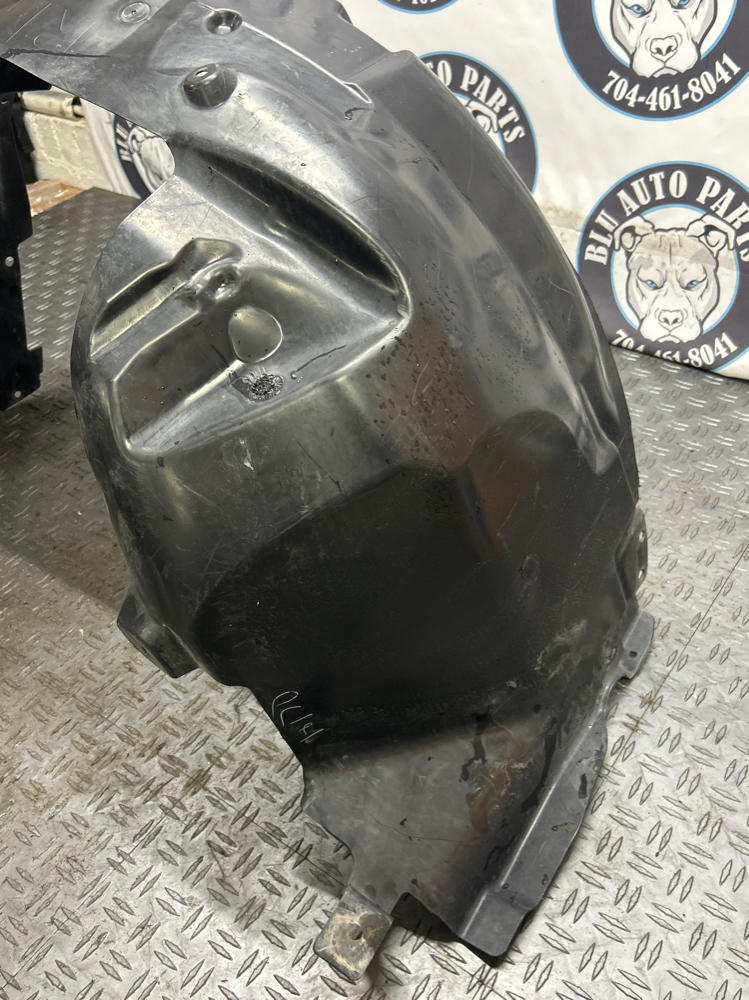 2015-17 Ford Mustang GT OEM Pass. Front RH Wheel Well- NON PERFORMANCE PACK 312