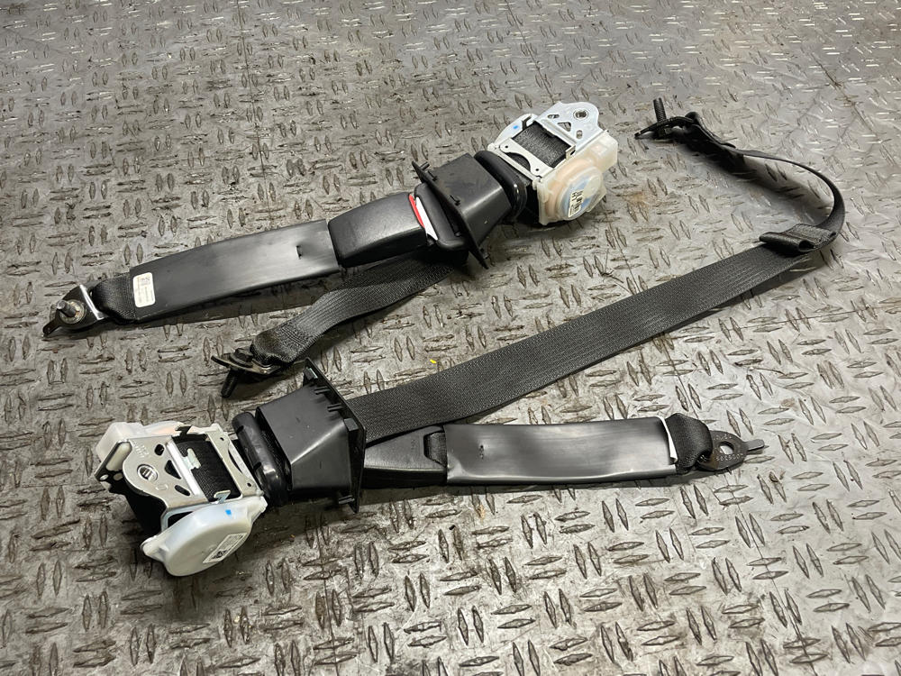 2015-17 Ford Mustang GT OEM Rear Seat Belt Pair- FOR CONVERTIBLE 312