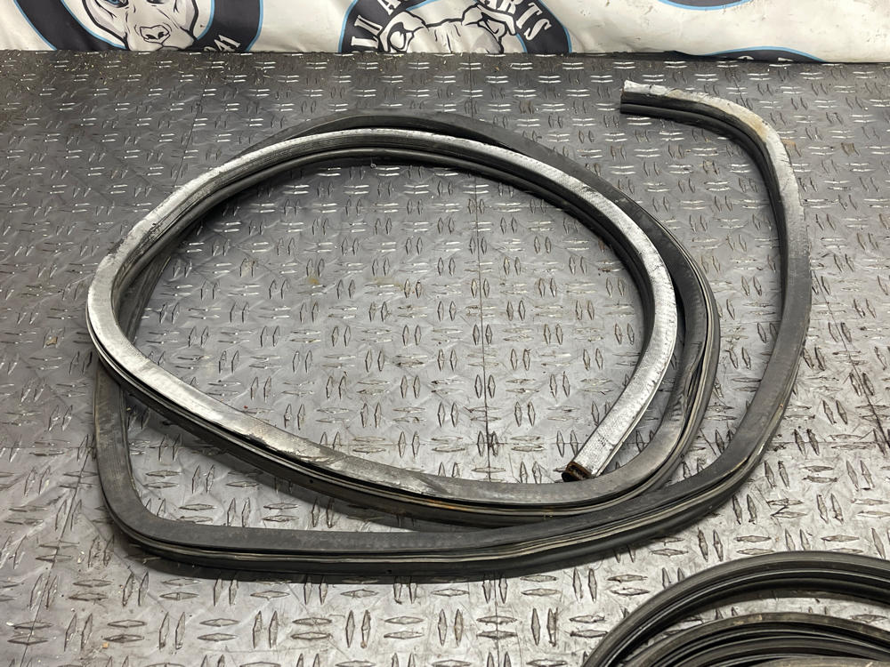 1987-93 Ford Mustang Weather Stripping Set 117k Miles 289