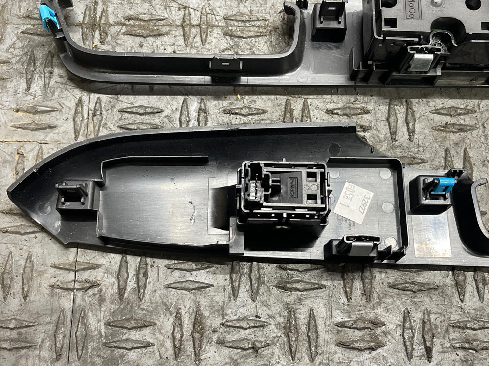 2015-17 Ford Mustang GT Window Control Swithch Panels- CONVERTIBLE ONLY 312