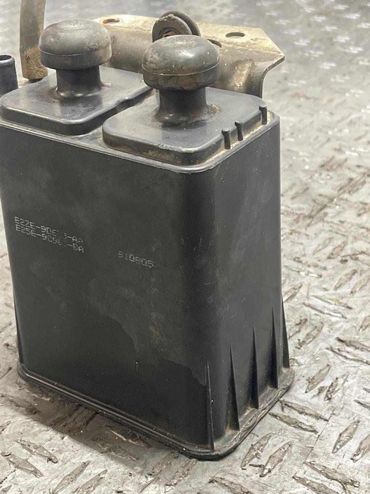 1987-93 Ford Mustang Charcoal/Fuel Vapor Canister 117k Miles 289