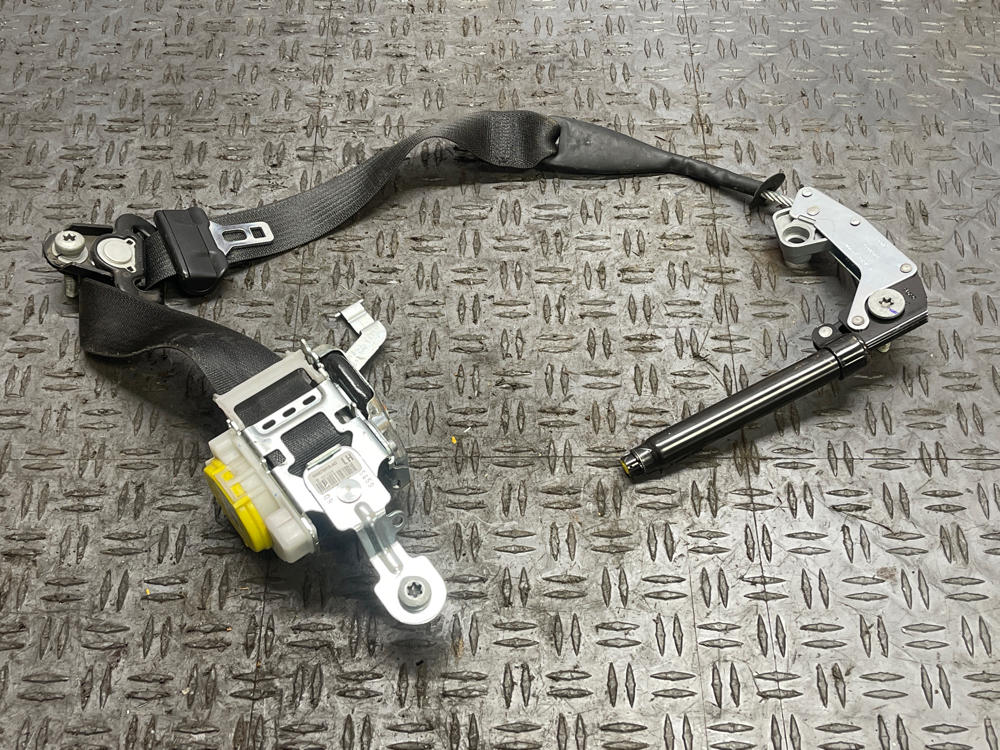 2015-17 Ford Mustang GT OEM Driver Front LH Seat Belt- CONVERTIBLE 312