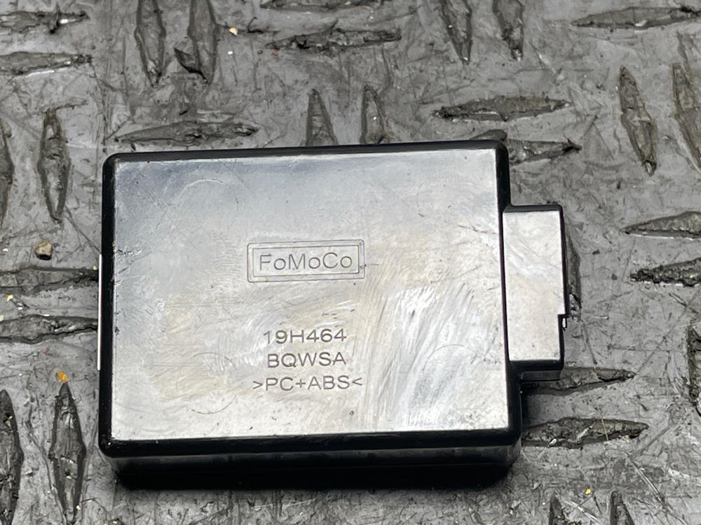 2011-14 Ford Mustang GPS Antenna Module 294