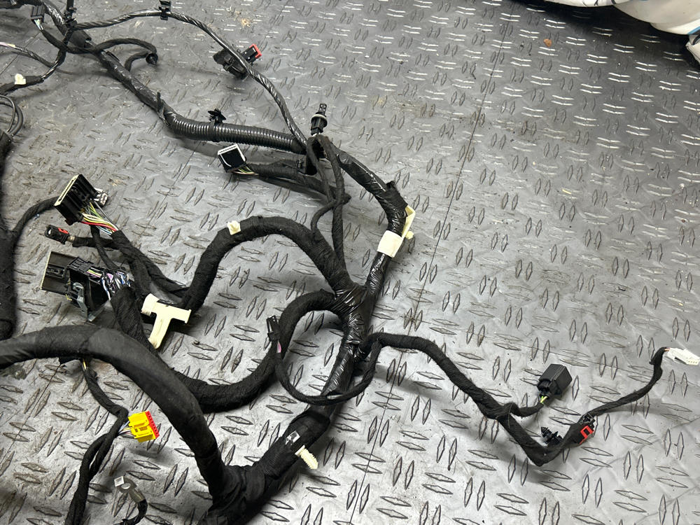 2015-17 Ford Mustang GT Premium Dash Harness (FR3T-14401-FD) 312