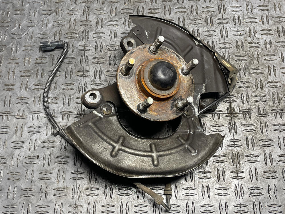 2003-04 Ford Mustang Mach One Passenger Front RH Spindle 19k Miles 296