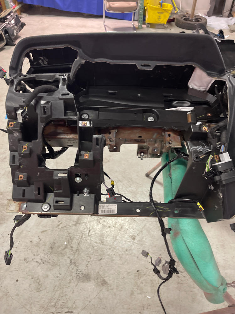 2018-23 Ford Mustang Dash Board MT82 D4 163