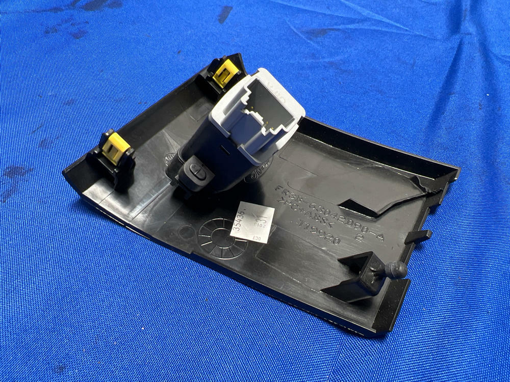 2015-23 Ford Mustang Fresh Air Nozzle w/ Black Dash Trim 149