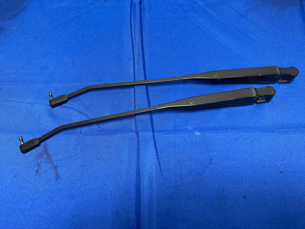 1987-93 Ford Mustang Windshield Wiper Arms Factory Left Right Pair 157