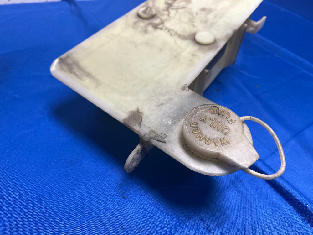 1987-93 Ford Mustang Windshield Washer Fluid Reservoir Factory 157