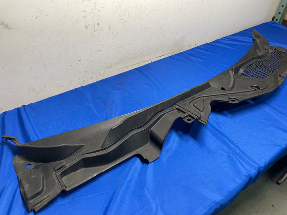 2015-23 Ford Mustang GT ECO Boost Windsheild Wiper Cowl 164