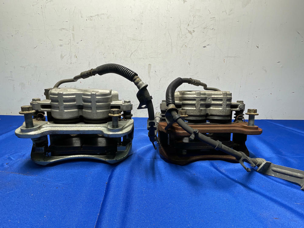 2010-14 Ford Mustang Front Brake Calipers 160