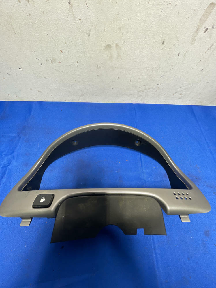 2004-06 Pontiac GTO Instrument Cluster Bezel 159