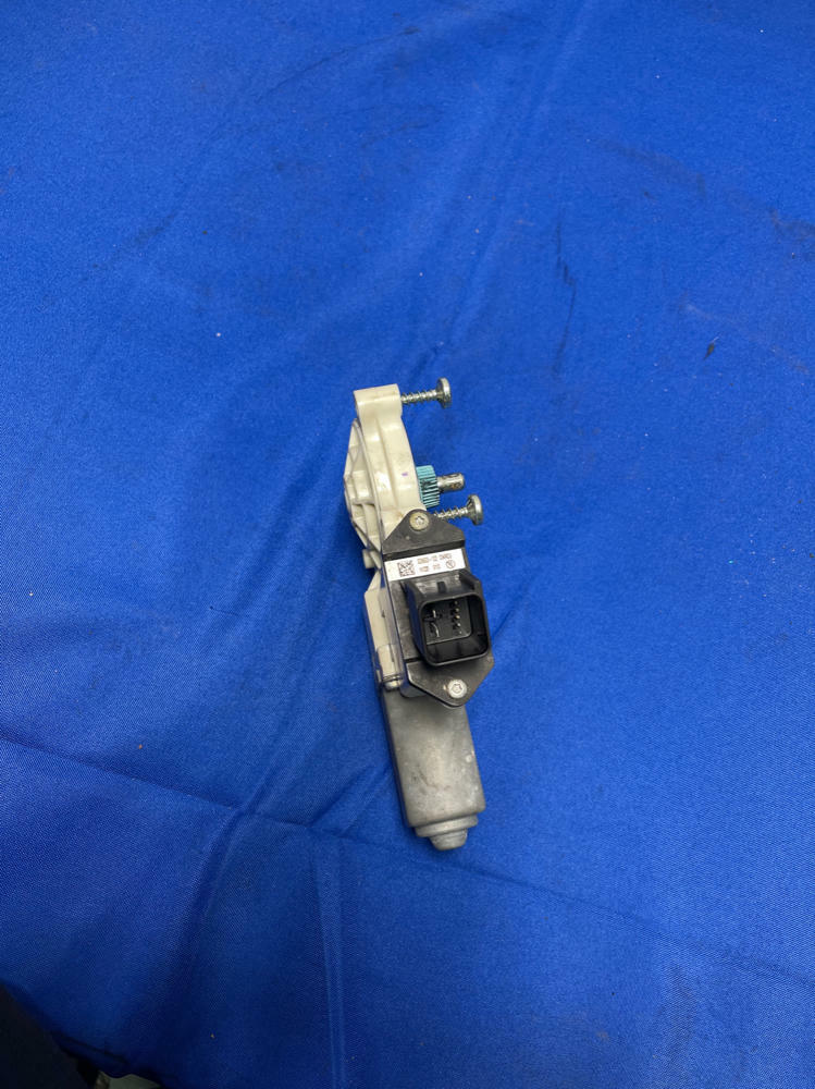 2015-23 Ford Mustang Drivers Window Motor 161