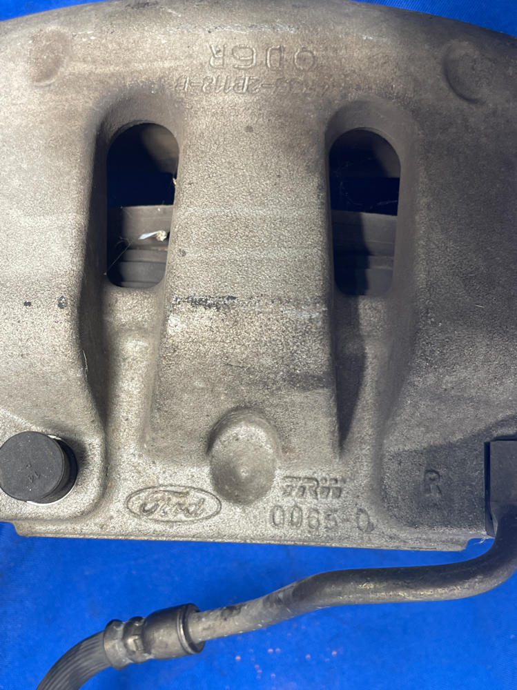 2005-09 Ford Mustang V8 GT Brake Calipers 56K 162