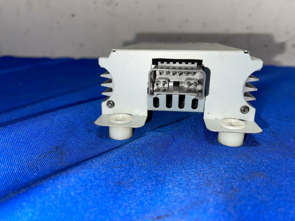 2005-09 Ford Mustang GT V6 Amplifier 162