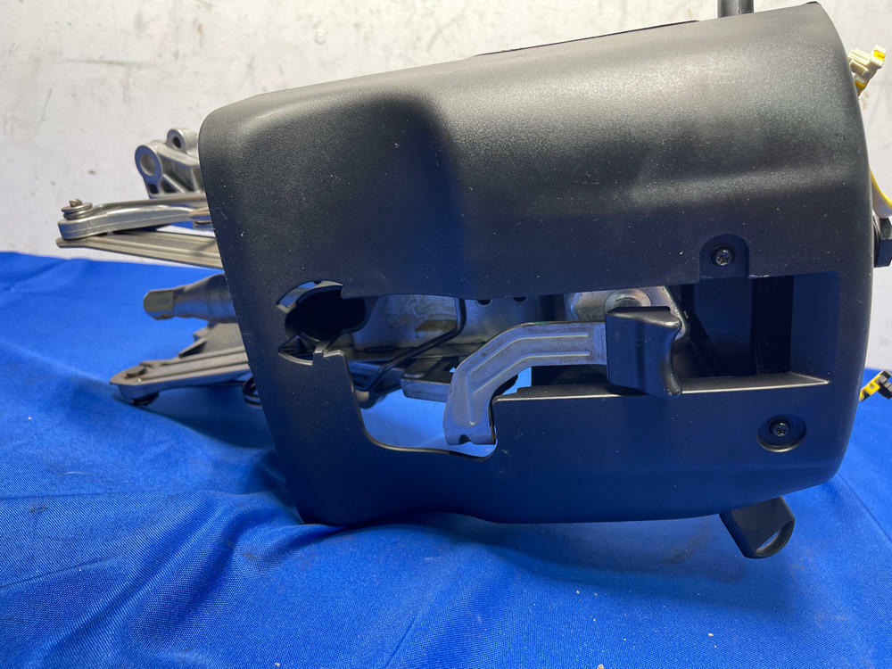 2005-09 Ford Mustang Steering Column 162