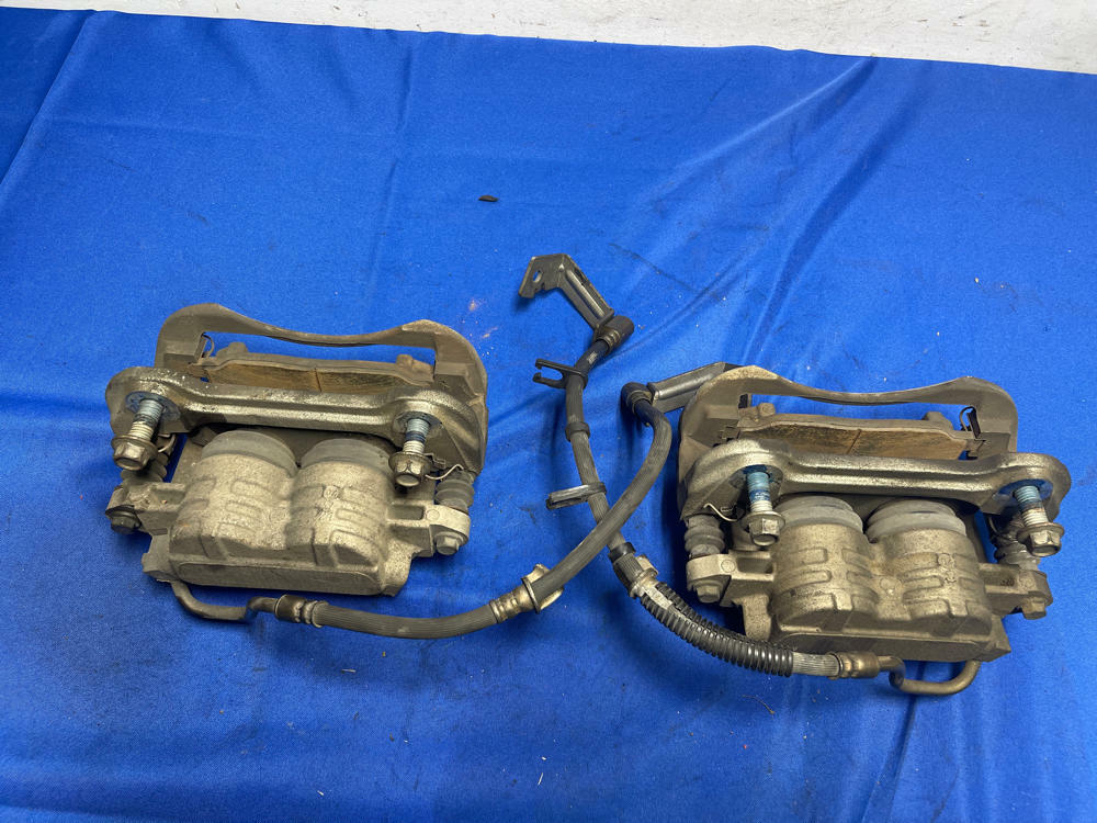 2005-09 Ford Mustang V8 GT Brake Calipers 56K 162