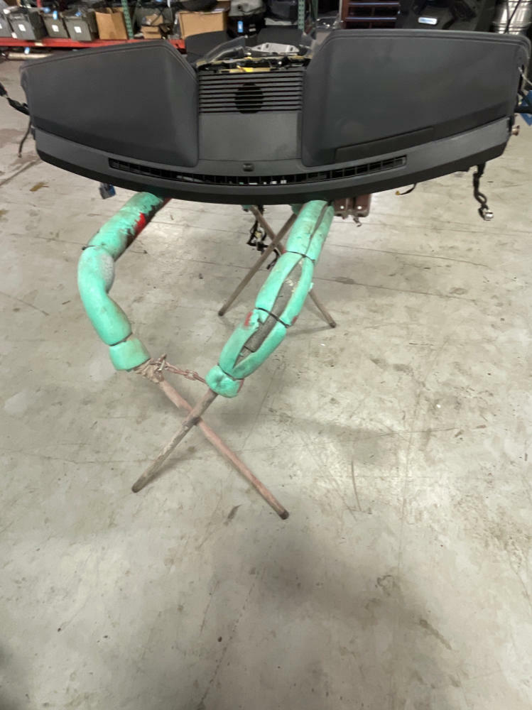 2018-23 Ford Mustang Dash Board MT82 D4 163