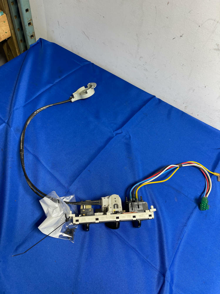 1999-04 Ford Mustang GT 4.6 V8 HVAC Controls & Knobs 177