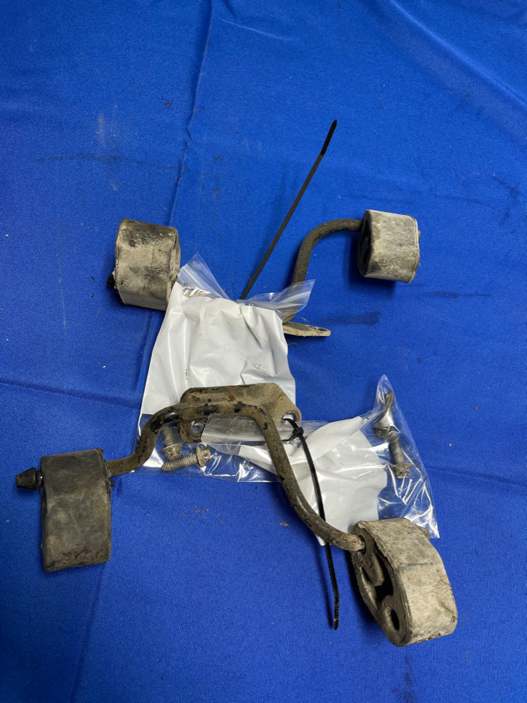1999-04 Ford Mustang GT Front Like NEW Sway Bar Links 4.6 V8 177