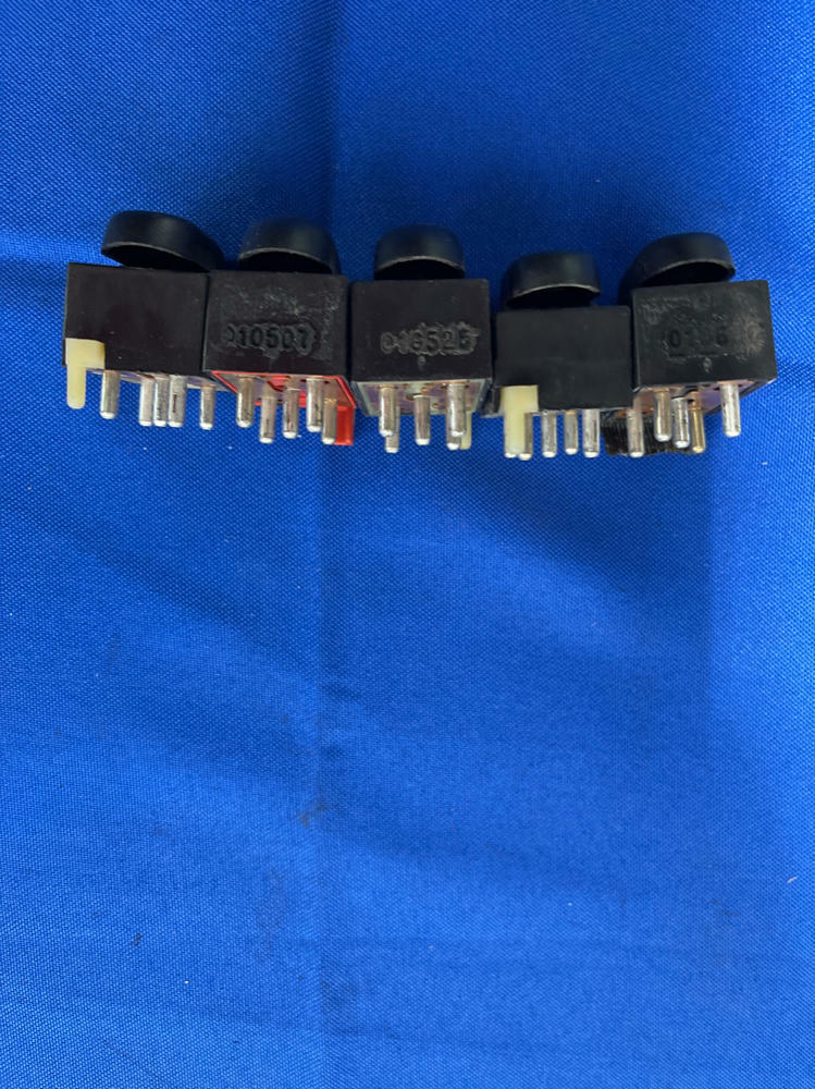 1999-04 Ford Mustang GT 4.6 V8 Window Switches 177